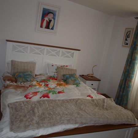 Amavera Apartment ทาร์กู จิอู ภายนอก รูปภาพ