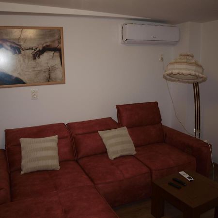 Amavera Apartment ทาร์กู จิอู ภายนอก รูปภาพ