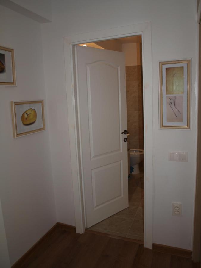 Amavera Apartment ทาร์กู จิอู ภายนอก รูปภาพ