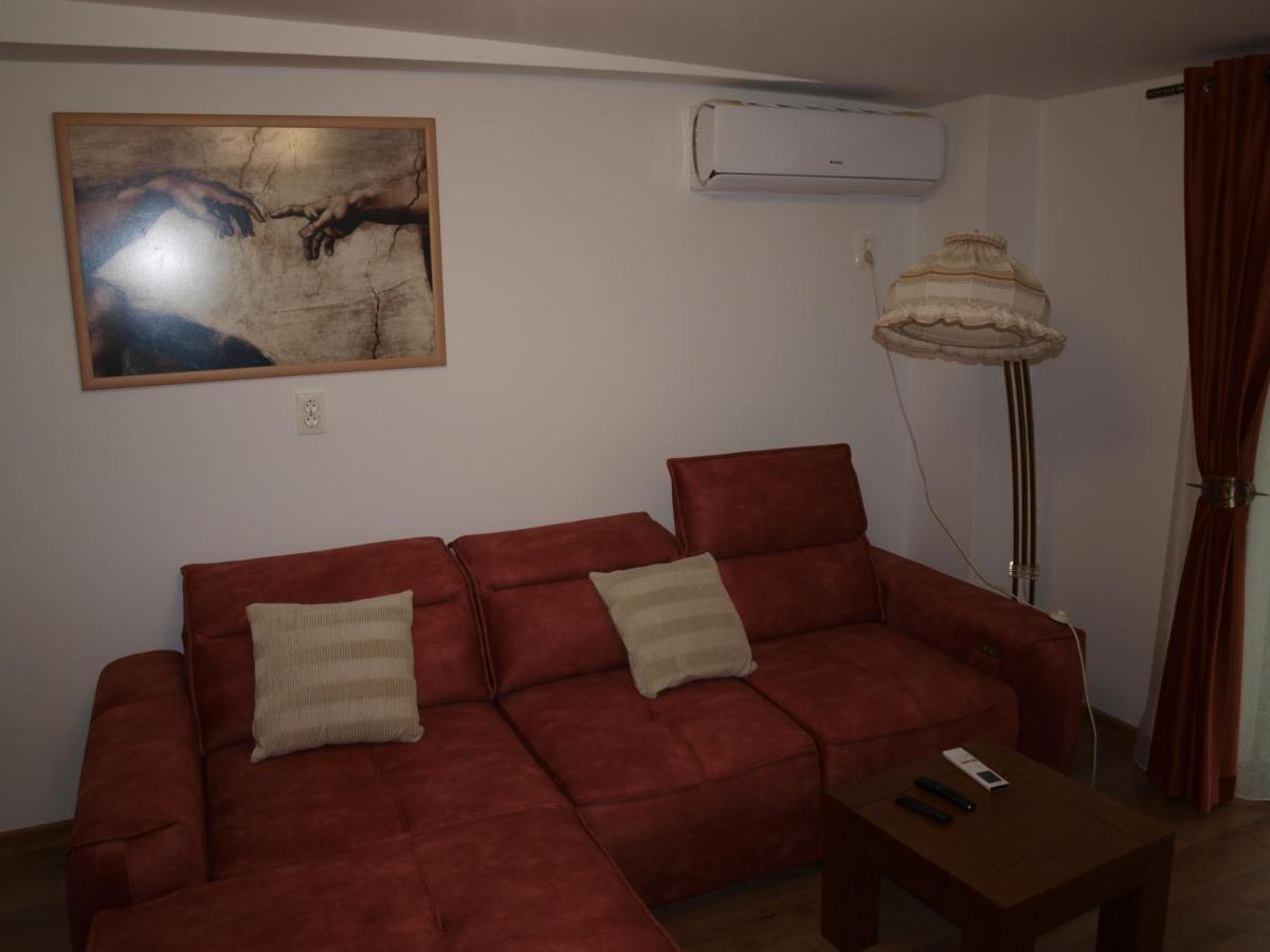 Amavera Apartment ทาร์กู จิอู ภายนอก รูปภาพ