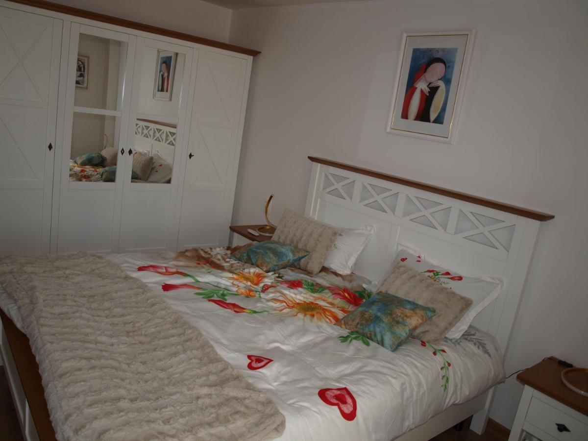 Amavera Apartment ทาร์กู จิอู ภายนอก รูปภาพ