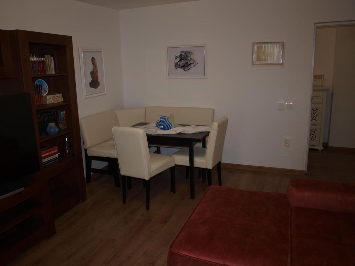 Amavera Apartment ทาร์กู จิอู ภายนอก รูปภาพ