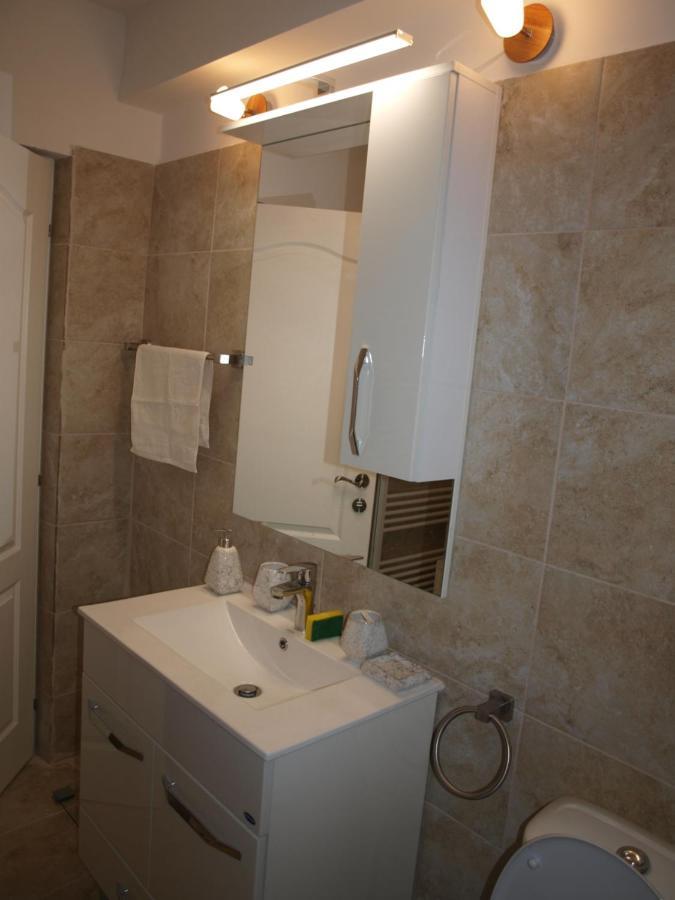 Amavera Apartment ทาร์กู จิอู ภายนอก รูปภาพ